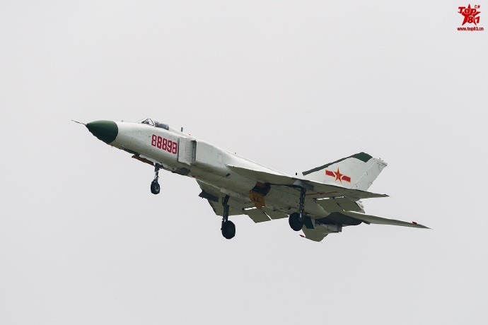 歼八B，中国空军的重要里程碑，歼八B，中国空军的重要里程碑事件