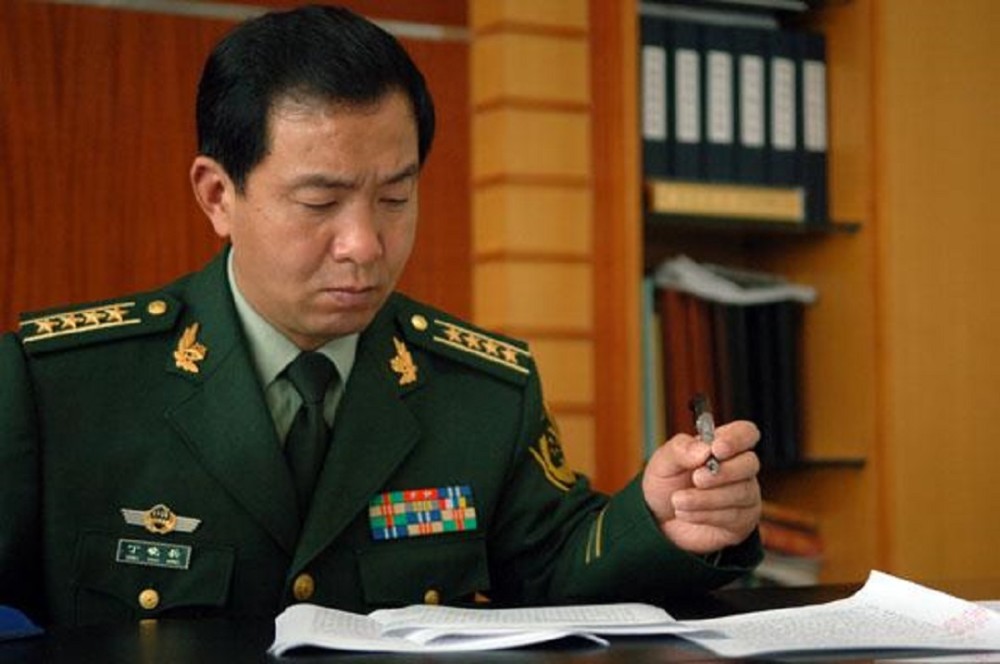 丁晓兵是否有儿子，一位英雄背后的家庭故事，丁晓兵背后的家庭故事，英雄是否有儿子揭晓