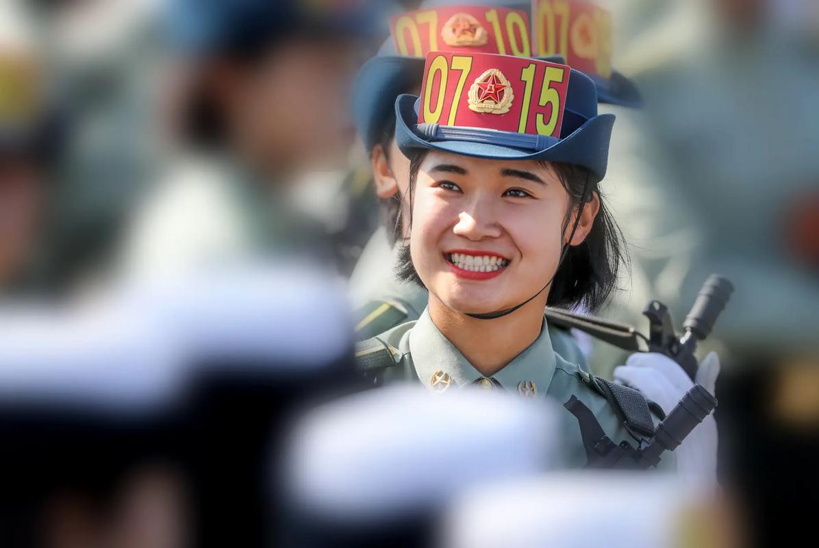 中国女兵,究竟有多帅?,中国女兵的英姿飒爽,究竟有多帅气?