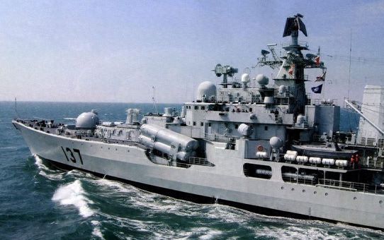 中国海军160号驱逐舰，新时代的海上卫士，中国海军160号驱逐舰，新时代海上卫士亮相海域