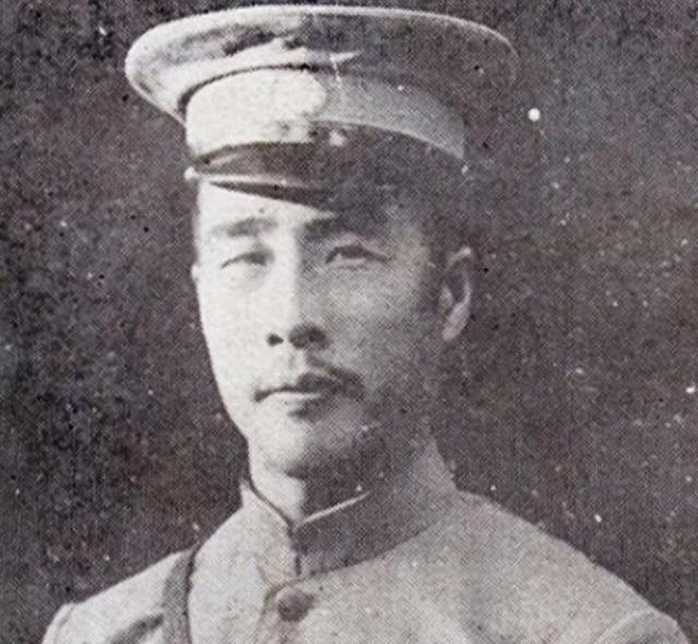 依法治军从严治军存在的矛盾及其解决之道,依法治军从严治军中的矛盾及其解决策略