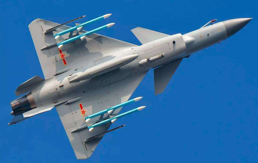 歼-10与枭龙对决F-15，空中力量的较量，歼-10与枭龙对决F-15，空中力量的巅峰较量