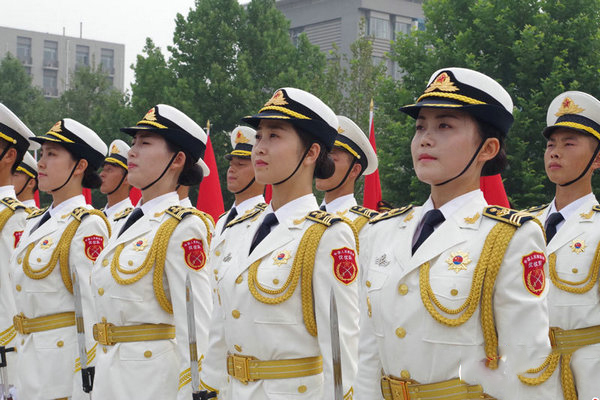 三军仪仗队女兵程诚图，荣耀与担当的象征，三军仪仗队女兵程诚图，荣耀与担当的典范