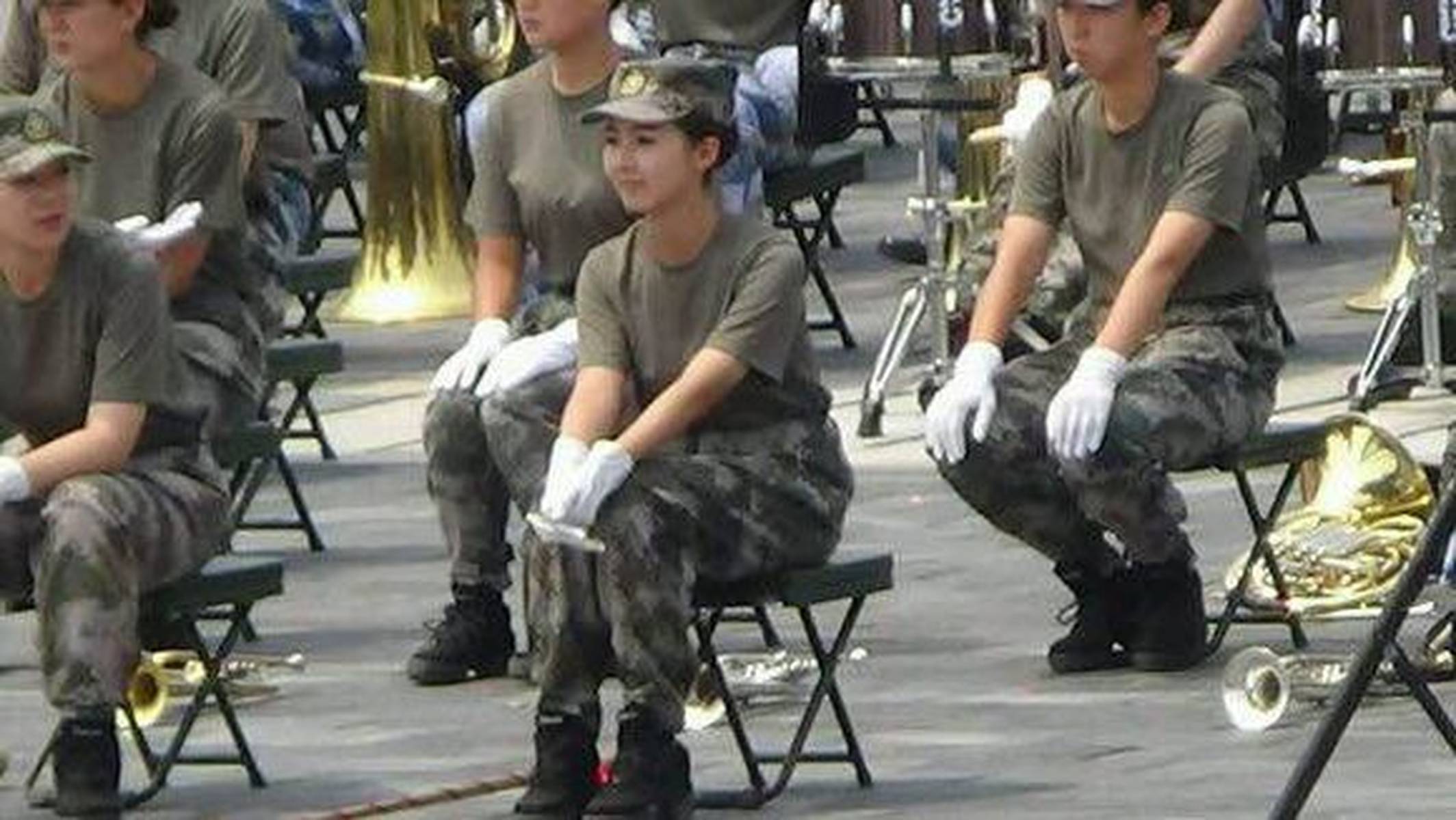 阅兵女兵，关于脚部卫生与健康的探讨，阅兵女兵脚部卫生与健康问题探讨