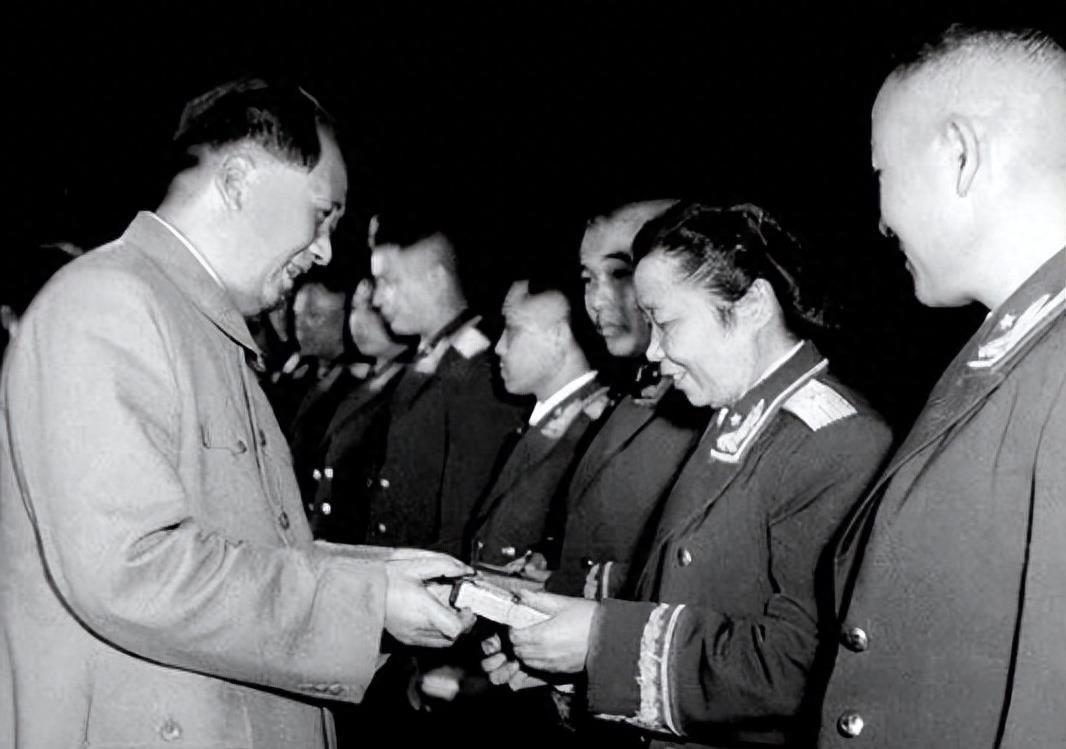 中国的军衔等级图片及其历史背景与发展,中国军衔等级图片,历史背景与发展概述