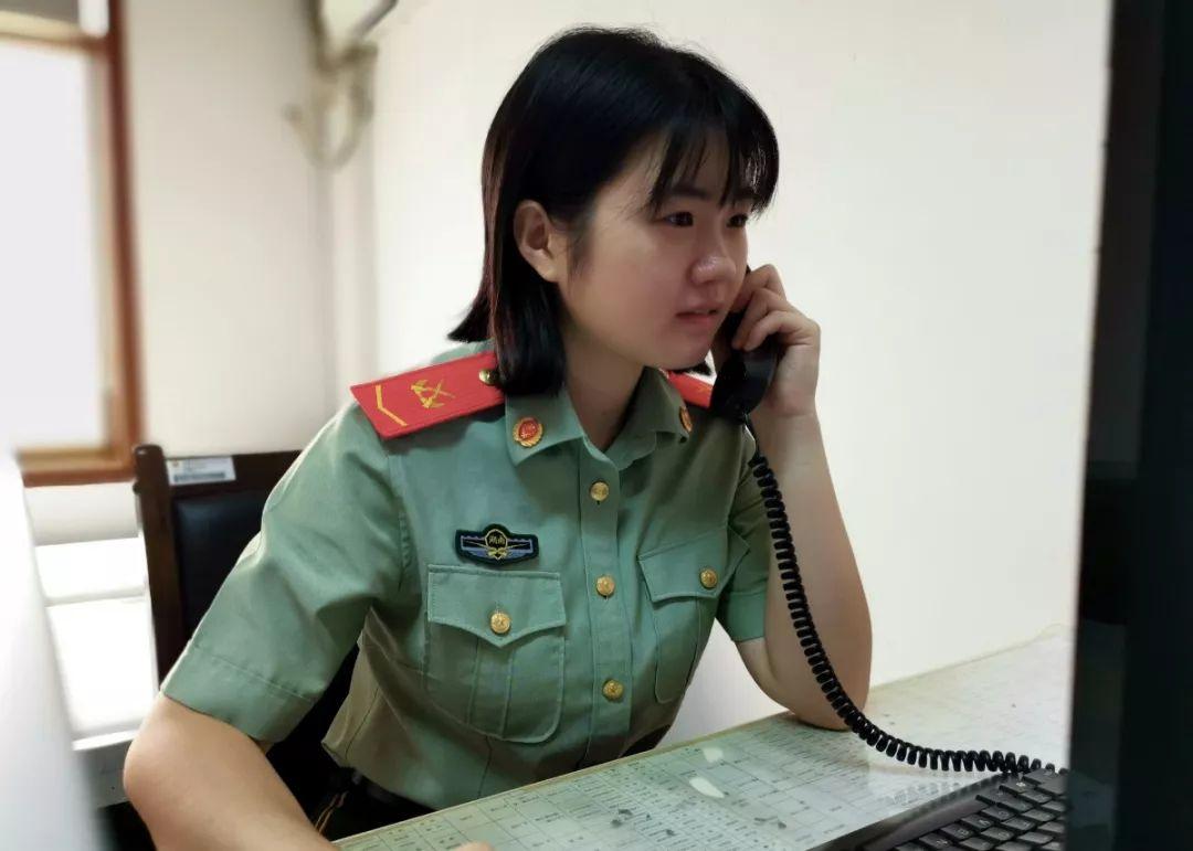中国女兵图片大全，高清壁纸展现飒爽英姿，中国女兵高清壁纸，飒爽英姿的图片大全