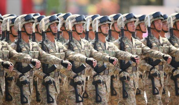 全球视角下的中国阅兵盛典，各国评论70周年阅兵，全球视角下的中国70周年阅兵盛典，各国评论热议阅兵盛况