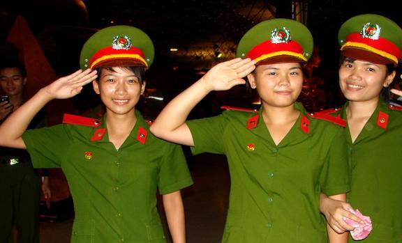 中国女兵在越南视频网站的崛起与影响，中国女兵在越南视频网站的崛起及其影响力探究