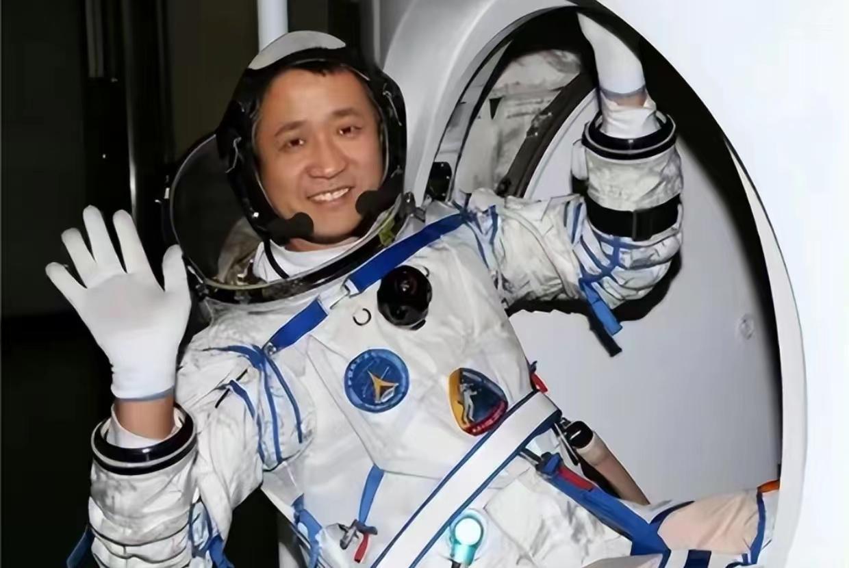 八一勋章,荣誉背后的多重好处,八一勋章,荣誉背后的多重利好