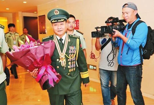 八一勋章,荣誉背后的多重好处,八一勋章,荣誉背后的多重利好