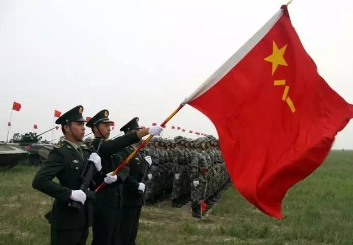 中国人民解放军军旗确定的历程，中国人民解放军军旗确定历程揭秘