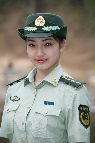 女军装常服，荣耀与力量的象征，女军装常服，荣耀与力量的标志