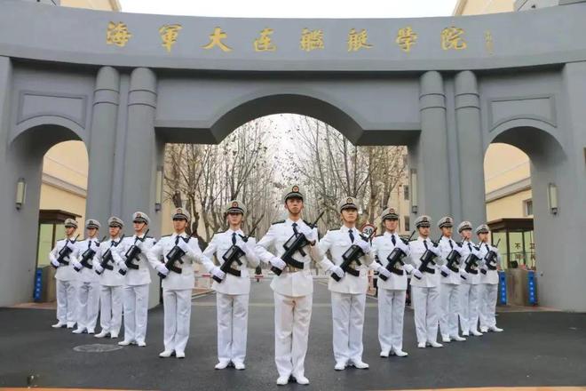 大连海军舰艇学院，历史与荣耀的见证者，大连海军舰艇学院，历史与荣耀的见证者