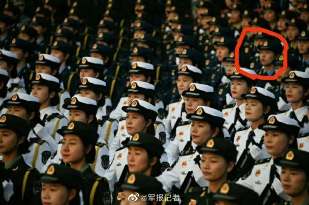 女兵方队高清，展现新时代巾帼英雄的风采，新时代巾帼英雄风采，女兵方队高清展示