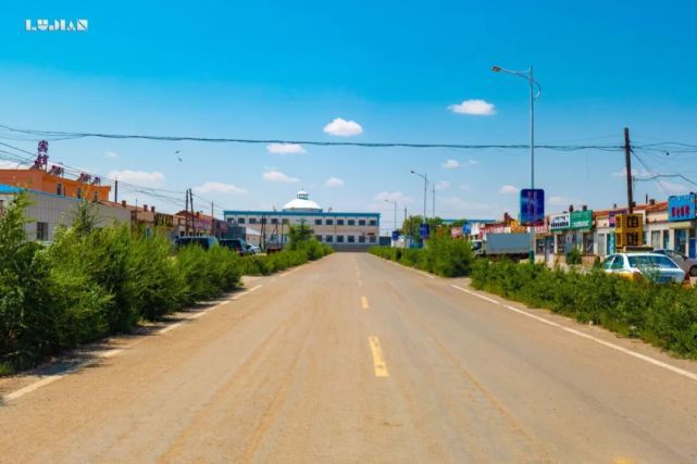 朱日和,旅游胜地还是军事禁区?能否去旅游?,朱日和,旅游胜地还是军事禁区?探访旅游可行性解析。