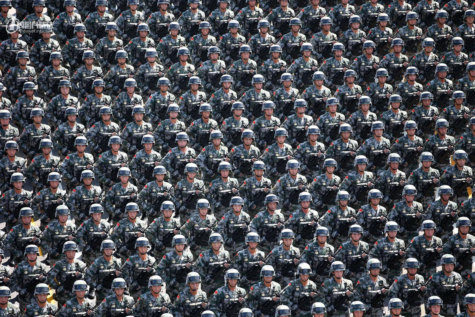 各国阅兵仪式现场，荣耀与力量的展现，全球阅兵仪式，荣耀与力量的瞬间展现