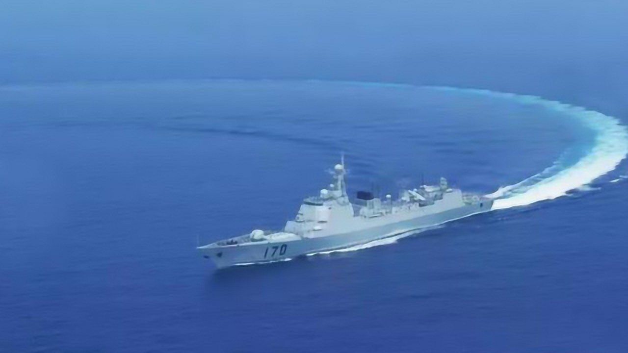 南海风云，我舰奉命撞击你舰，南海风云，我舰坚决撞击应对挑战