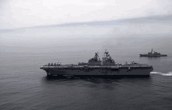 黄蜂级两栖攻击舰的抗风浪能力,强大的海上力量展现,黄蜂级两栖攻击舰,强大的海上力量与卓越抗风浪能力展现