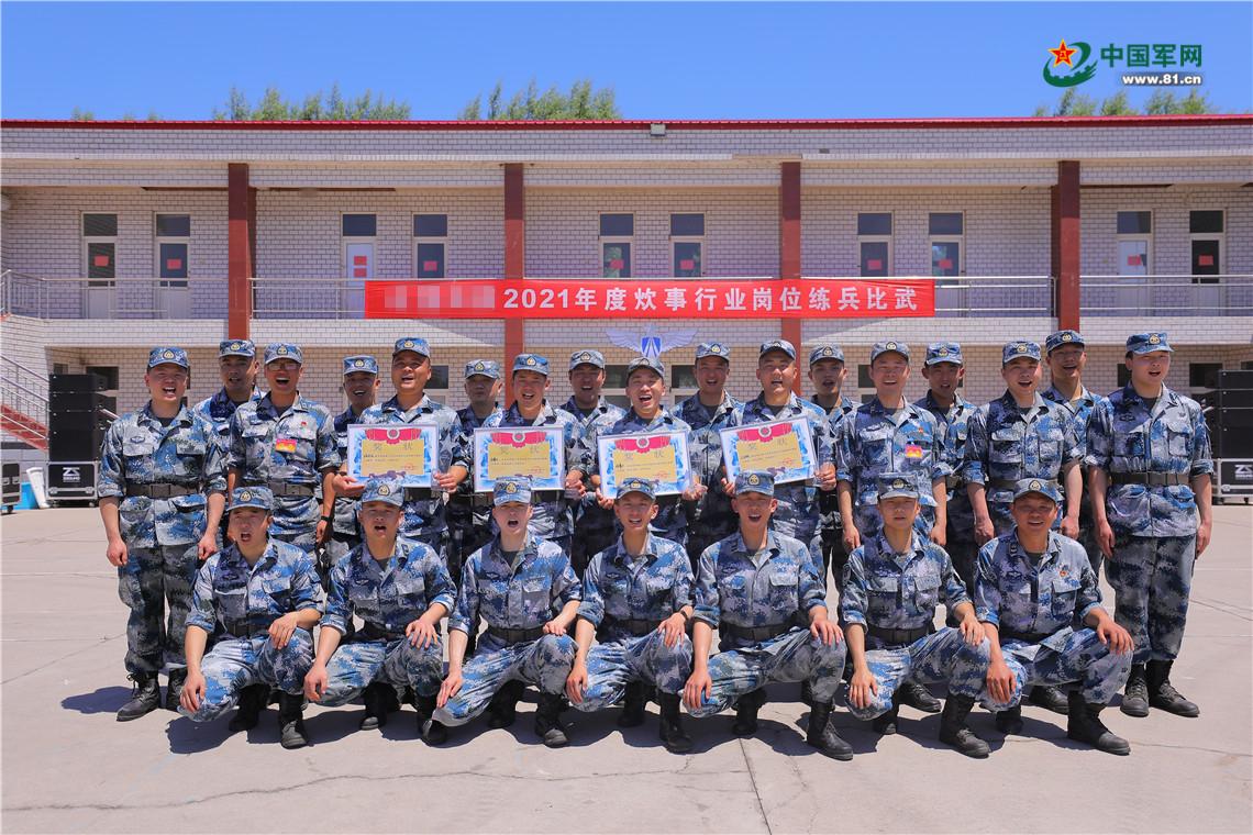 中国空军航空旅，翱翔天际的雄鹰，中国空军航空旅，翱翔天际的雄鹰展翅高飞