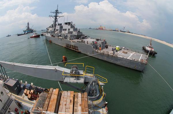 半潜船,大型设备的专业运输之选,半潜船,大型设备专业运输的优选方案