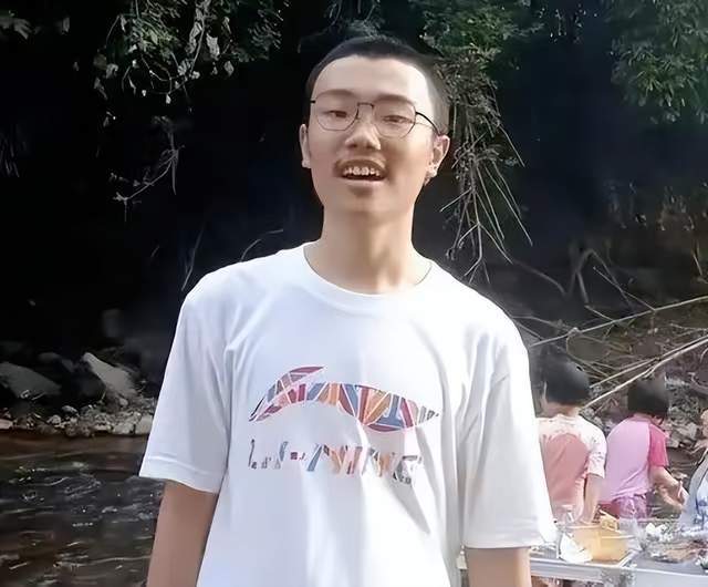 胡鑫宇事件，深度探究与反思，胡鑫宇事件深度探究与反思，探寻真相与预防类似悲剧的反思