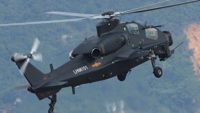 阿帕奇武装直升机掠过水面,力量与技术的完美结合,阿帕奇武装直升机,力量与技术的完美融合之水上掠行者