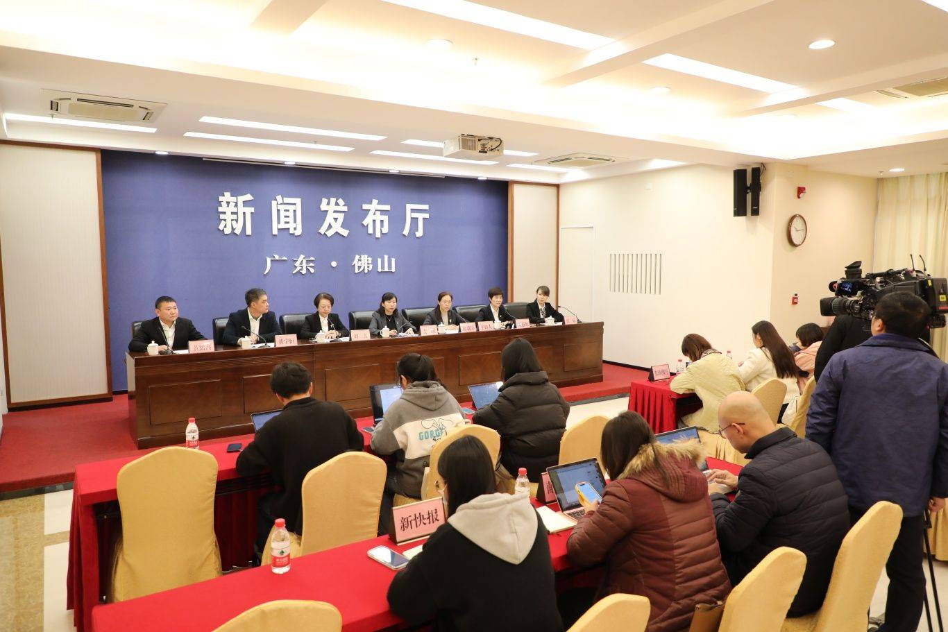 新闻发布工作的核心要素与挑战,新闻发布工作的核心要素及挑战解析