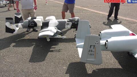 A-10攻击机机炮特写，钢铁巨炮的空中霸主地位，A-10攻击机机炮特写，空中霸主钢铁巨炮的威猛展现