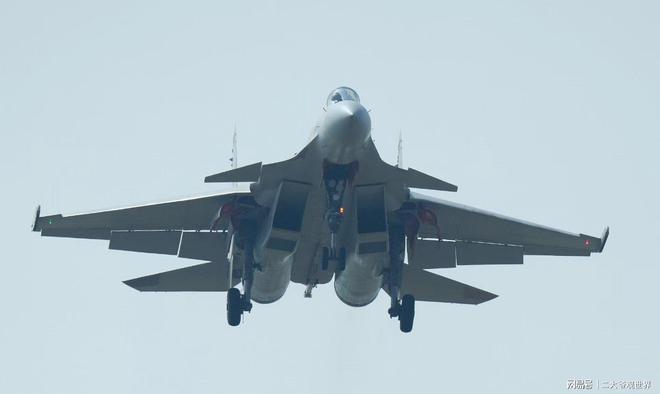 F-15舰载机型，空中巨擘的海洋新纪元，F-15舰载机型，空中巨擘开启海洋新纪元