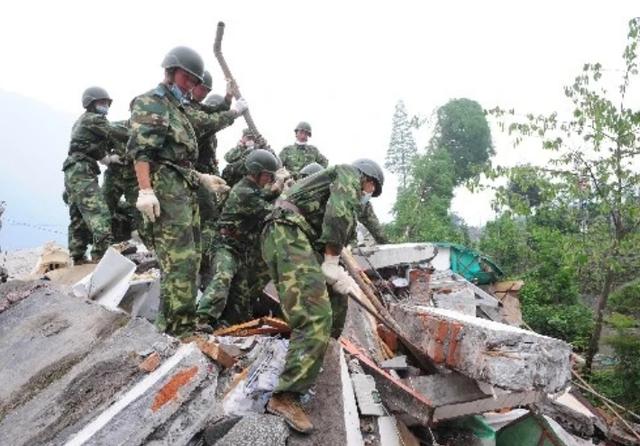 空降兵十五军，荣耀与担当的象征，空降兵十五军，荣耀与担当的战场先锋