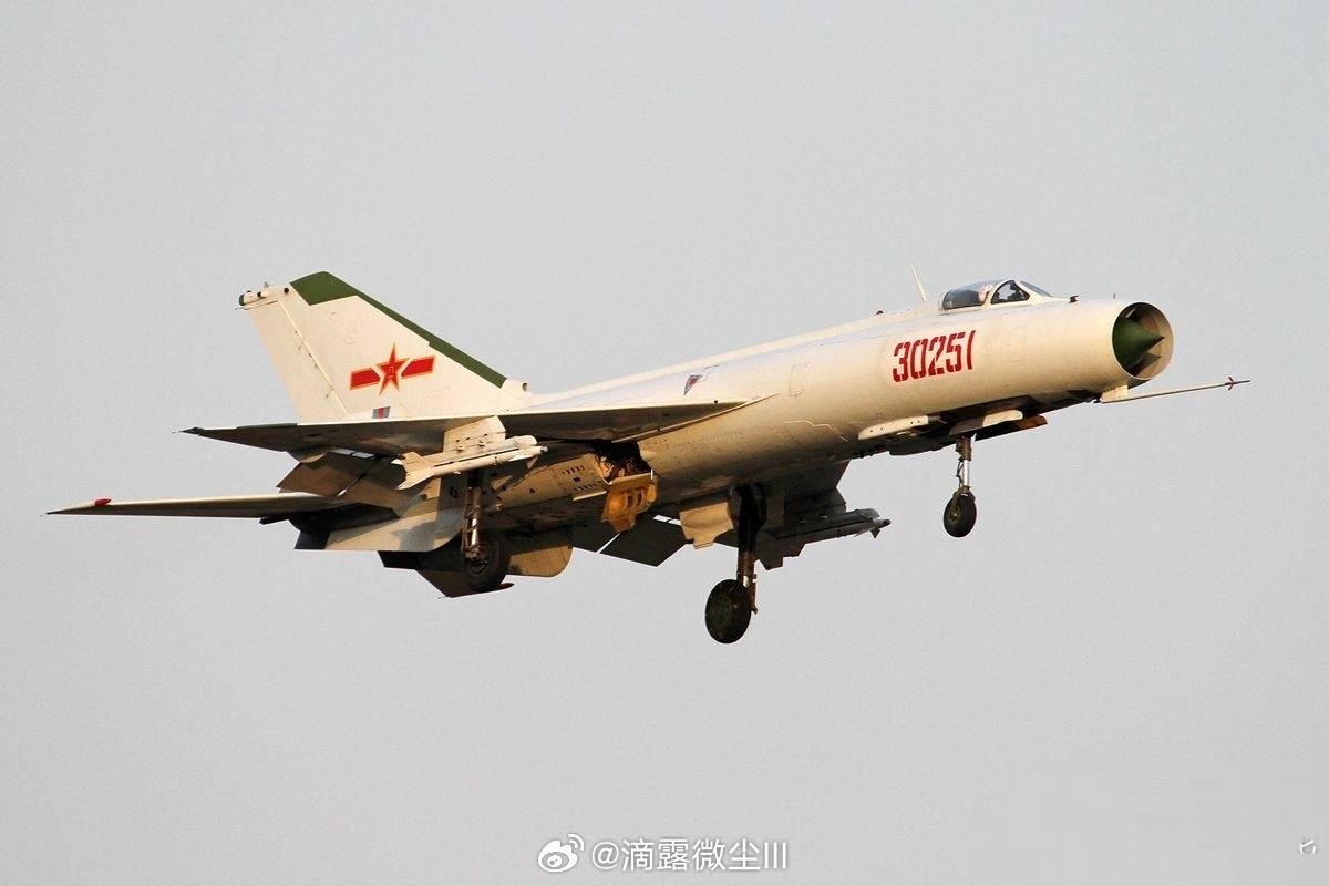 歼八试飞问题及解决策略，歼八试飞问题揭秘，解决策略全解析