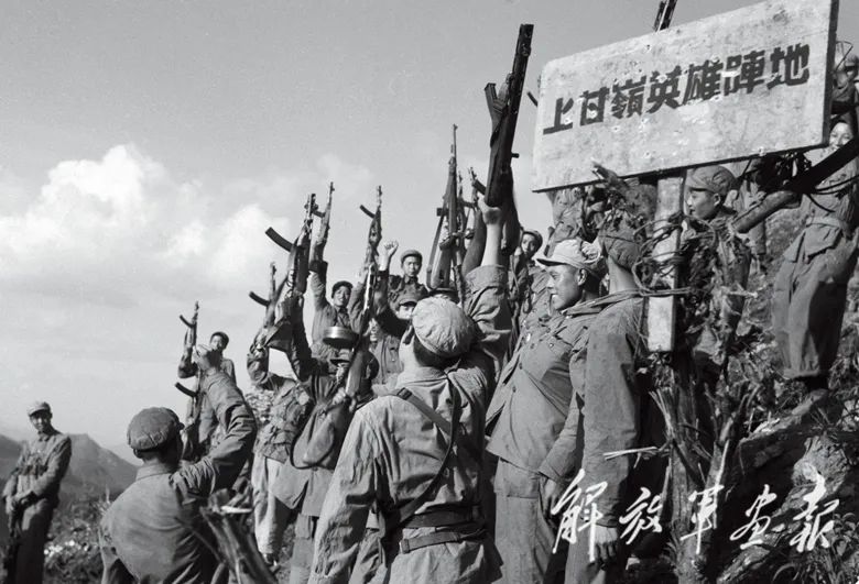中国人民志愿军，英勇无畏，志壮云天，中国人民志愿军，英勇志壮，无畏前行