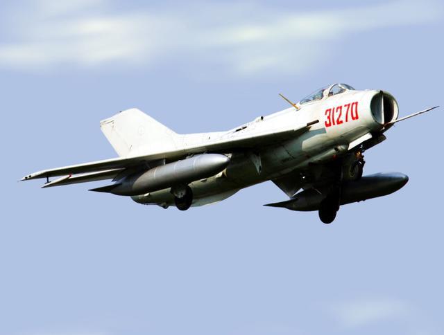 歼-12战斗机,中国是否已淘汰?,歼-12战斗机的淘汰与否,中国的决策与未来展望