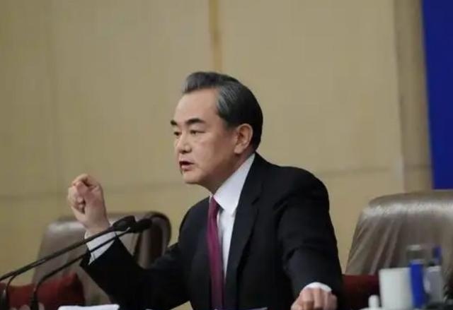 现任外交部部长是谁，王毅及其外交政策展望，王毅担任外交部部长，外交政策展望与未来方向