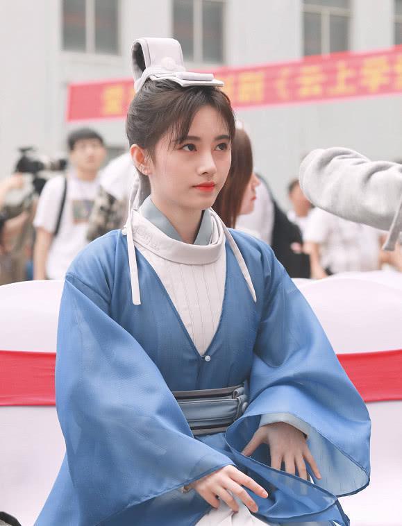 近视能否报考军校,解析与探讨,近视患者报考军校的解析与探讨