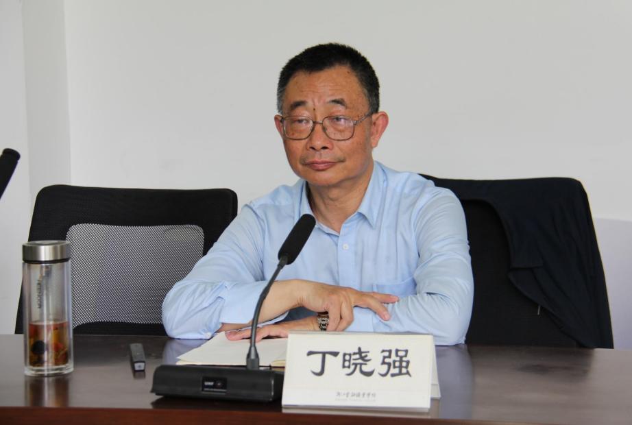 丁晓强，一位引领时代的杰出人物，丁晓强，时代引领者的杰出风采