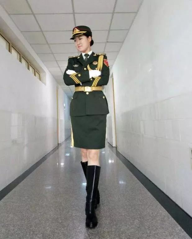 中国人民解放军仪仗队女兵高远，荣耀与担当，中国人民解放军仪仗队女兵高远，荣耀与担当的铿锵玫瑰