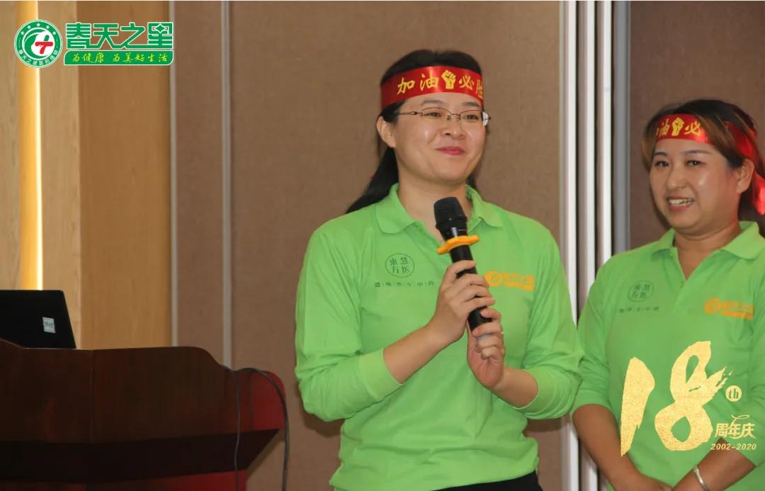 揭秘歼-18红鹰战斗机的真相，是真实还是虚构？，揭秘歼-18红鹰战斗机的真相，真实还是虚构的神秘战机？