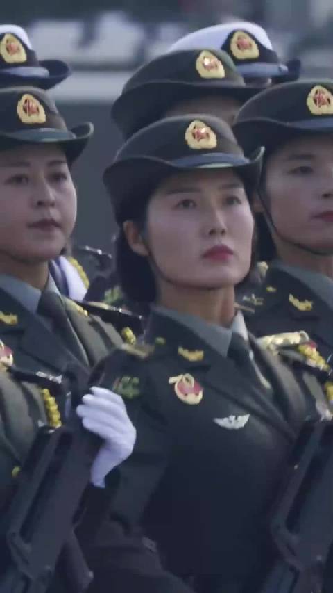 中国女兵，图片视频展现的坚韧与力量，中国女兵的坚韧与力量，图片视频展现风采