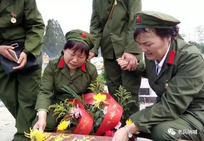 解放军女士兵图片大全，展现巾帼英雄的风采，解放军女士兵风采，巾帼英雄图片大全