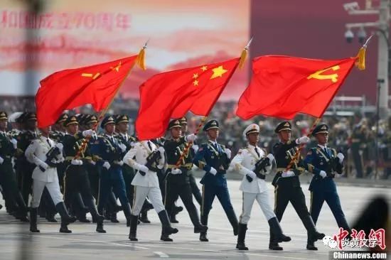 阅兵方阵里的荣耀时刻，阅兵方阵中的荣耀瞬间
