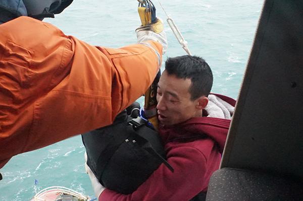东海舰队迎来新力量，我国首艘航母山东舰服役东海舰队纪实，我国首艘航母山东舰服役纪实，东海舰队迎来新力量