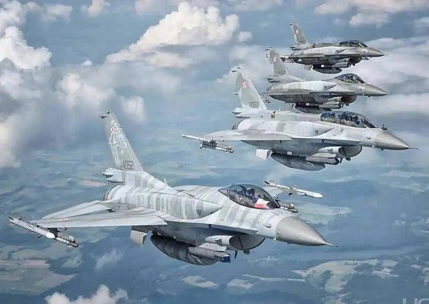 F-16战斗机服役年份探究，F-16战斗机服役年份深度解析