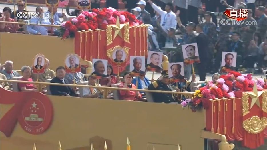 感动瞬间，70年国庆大阅兵中的辉煌与荣耀，感动瞬间，国庆大阅兵中的辉煌与荣耀