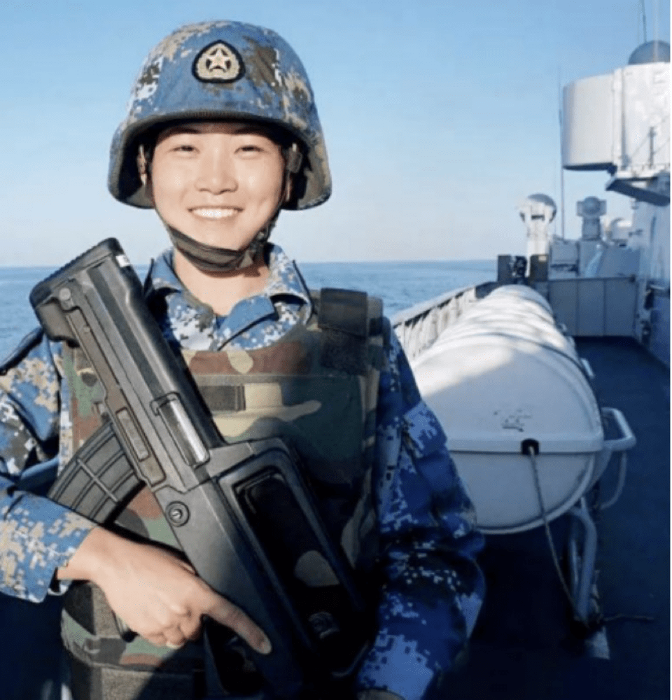 黎登贵，最帅风采与迷人魅力——揭示三张独特图片背后的故事，黎登贵，风采与魅力的三张独特图片背后的故事揭秘