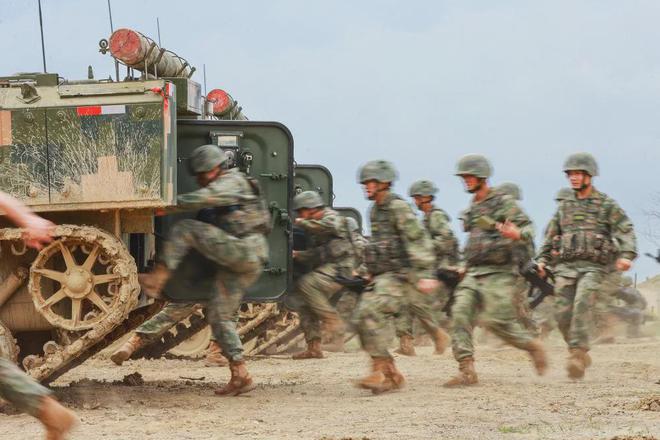 一往无前部队,英勇无畏,忠诚担当,一往无前部队,英勇忠诚,担当无畏