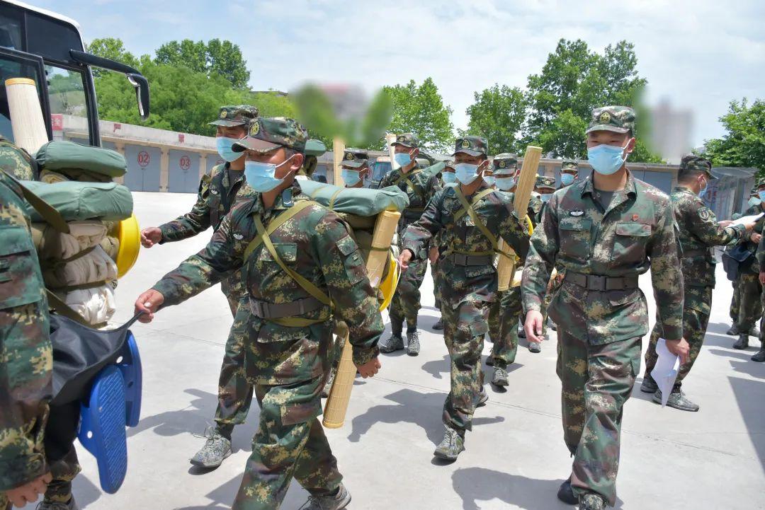 新兵连训练时长变革，从过去到现今的六个月，新兵连训练时长变革，历时六个月的演变之路