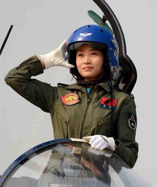 当今中国空军实力，蓬勃发展，展翅翱翔，中国空军实力蓬勃发展，展翅高飞