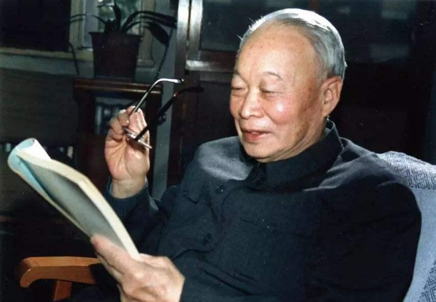 两弹一星之父背后的女人，何泽慧的传奇人生，两弹一星之父背后的女人，何泽慧的传奇人生