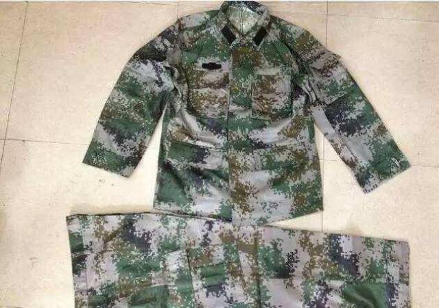 探索新一代陆军战士的战衣，07式陆军夏季迷彩服，探索新一代陆军战士战衣，揭秘07式夏季迷彩服风采
